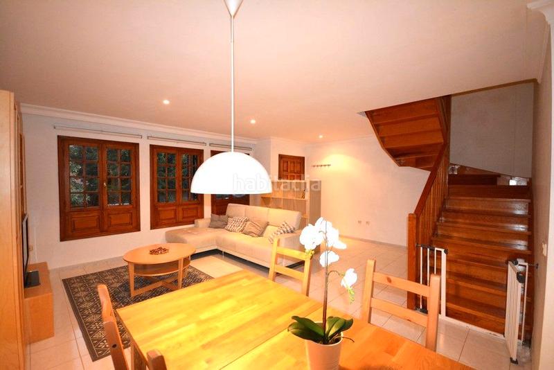 Foto 4225e580-c47b-4c4d-862b-bee0797c22f4. Miete chalet in calle francisco miranda perdigón 17 in Orotava (La)