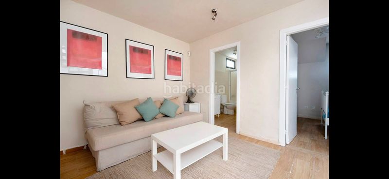 Foto 1bd58e43-ec5a-41ea-b7a9-55a3d203223d. Casa aparellada amb aparcament piscina a Cuesta de la Villa Santa Úrsula