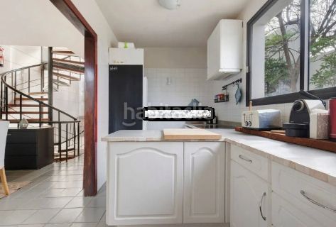 Foto 46b10fe3-7160-4e89-aecf-3f0d510a66e7. Casa aparellada amb aparcament piscina a Cuesta de la Villa Santa Úrsula