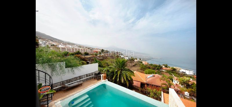Foto d30c980a-196e-4b1a-aa70-e01eb3f95f3e. Casa aparellada amb aparcament piscina a Cuesta de la Villa Santa Úrsula