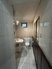 Local Comercial  Calle del quirinal. Bajo para uso comercial o para uso como vivienda en avil�s