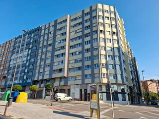 Pis  Calle juan ochoa. Piso de tres dormitorios, céntrico,  próximo a parque meanas
