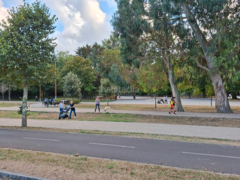 Foto b33750f0-c357-481b-87e0-021c6b52a6fe. Piso  zona parque isabela católica, el molinón, las mestas, playa y altura altura en Gijón