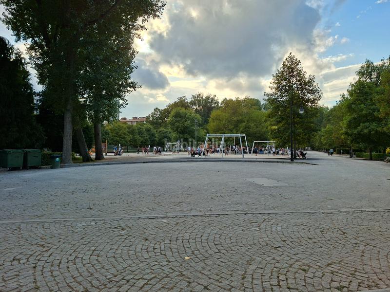 Foto e3a0c1f9-5c6a-4306-9963-ea9dfdeaeec4. Piso  zona parque isabela católica, el molinón, las mestas, playa y altura altura en Gijón