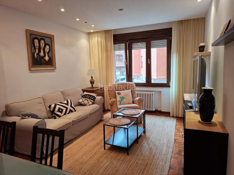 Foto 520582b3-b86a-43fe-957a-56ca0e19c527. Etagenwohnung mit heizung parking in Centro Avilés