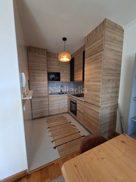 Foto b1bb03ab-cc1b-4305-b41c-32a7e367664d. Lloguer apartament amb calefacció a Centro Avilés