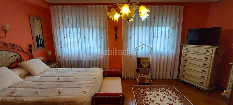 Foto 7ae5cbde-00c0-44a9-a39b-a3f7e944fa45. Casa adossada amb calefacció aparcament a El Carbayedo - El Quirinal Avilés