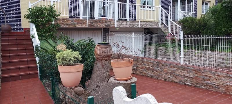 Foto 9375bebd-e1ad-4534-b43c-7c2f6b5ba2c4. Casa adossada amb calefacció aparcament a El Carbayedo - El Quirinal Avilés