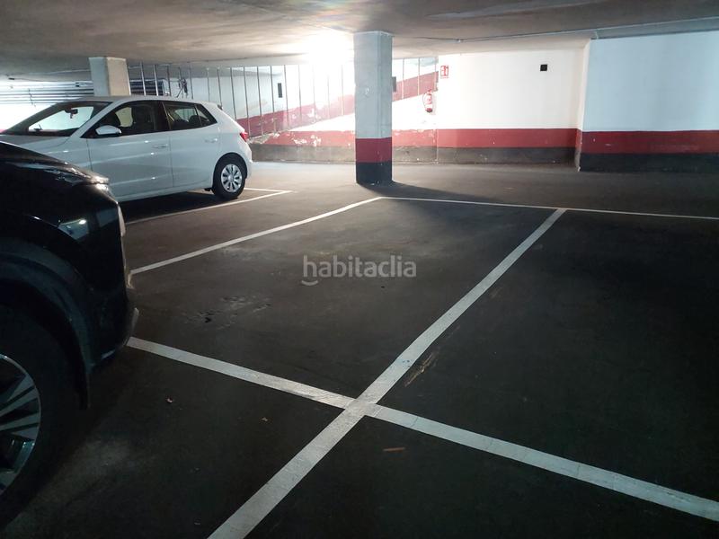 Foto b8aaddbb-4a2e-4546-b94c-419e17417327. Posto auto in avenida fernández balsera 22 in Centro Avilés