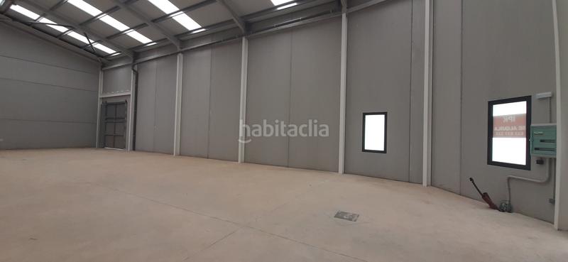 Foto 3b1f77fd-c1db-49e0-a6a4-45d1665d489a. Rent industrial building in calicanto 16 in Polígono Mas del Jutge Torrent