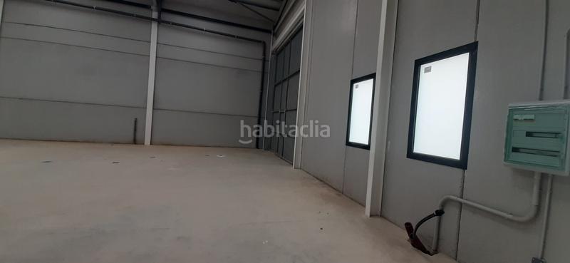 Foto 645f7953-0222-42cd-b7f0-5a7ddc6b988e. Rent industrial building in calicanto 16 in Polígono Mas del Jutge Torrent