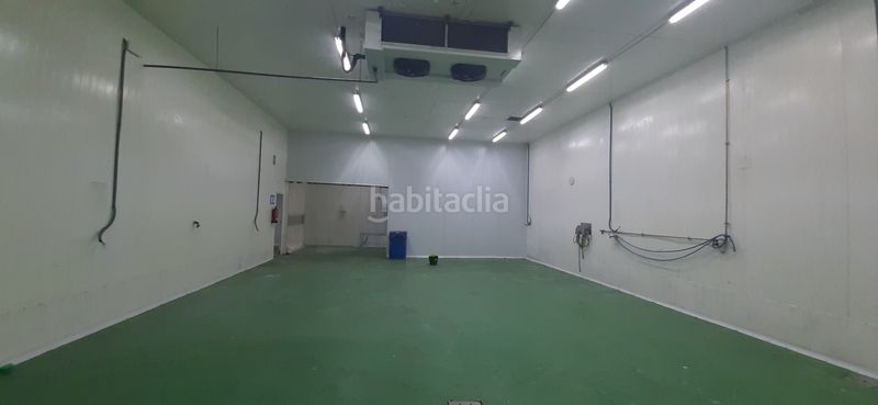 Foto 8712c169-a28a-47a4-8975-86fd1a4b9bcc. Capannone industriale in carrer 42 16 in Catarroja