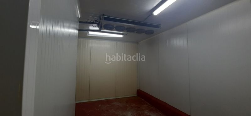 Foto 8ab851a7-d114-4a8b-9008-68b6184dd73a. Capannone industriale in carrer 42 16 in Catarroja