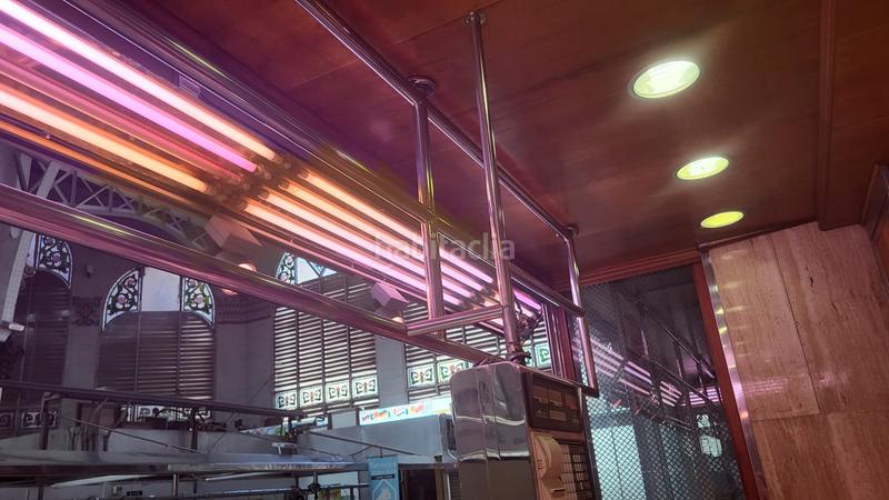 Foto f6f0242d-f861-4c5a-b89f-c9c7ba7dc8d1. Traspaso local comercial en plaça ciutat de bruges 40 traspaso parada mercado central .mv29 en Valencia