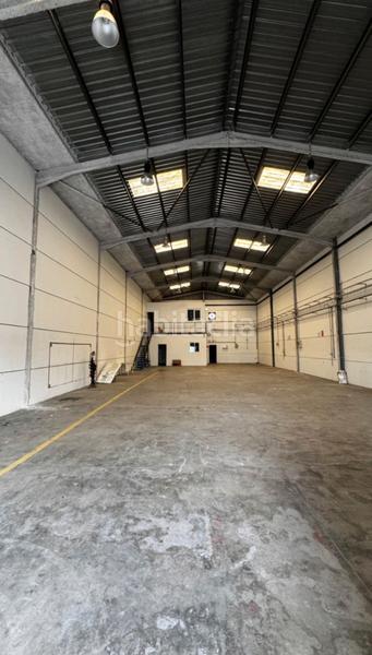 Foto 10a19538-ab06-4b76-a566-c6fdeac6b81a. Nau industrial a avenida de la marina 83 a Bonrepòs i Mirambell