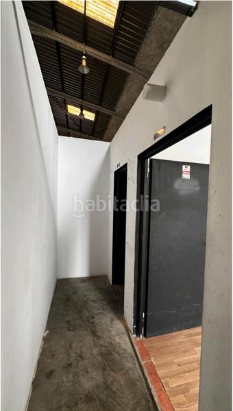 Foto 231f3647-6fd4-44a3-8b15-92548ab3a43e. Nau industrial a avenida de la marina 83 a Bonrepòs i Mirambell