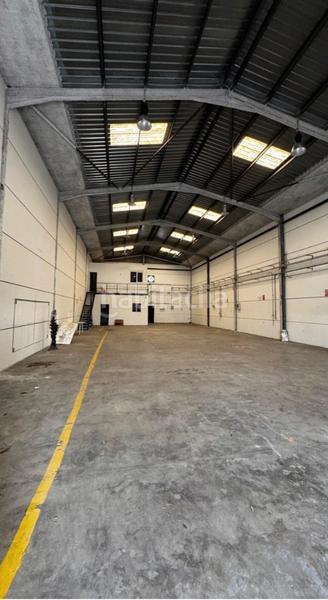 Foto 30cbb5c7-237d-4d18-8d34-fc2a5a3502c3. Nau industrial a avenida de la marina 83 a Bonrepòs i Mirambell