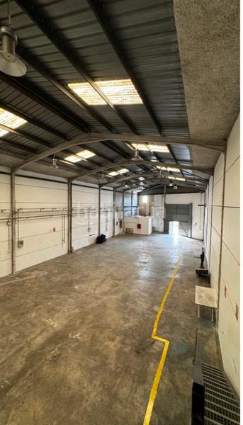 Foto 35072ff8-153e-4a7e-aa7b-defaeba20047. Nau industrial a avenida de la marina 83 a Bonrepòs i Mirambell