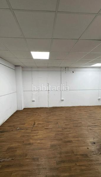 Foto e40056f7-4a61-44b9-860d-f251dd6fbb23. Nau industrial a avenida de la marina 83 a Bonrepòs i Mirambell