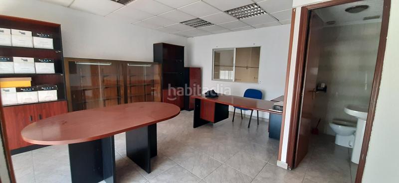 Foto 950faeb8-3aa7-4e83-aad2-1b370f5a6bdb. Rent industrial building in carrer sant martí 39 in Alaquàs