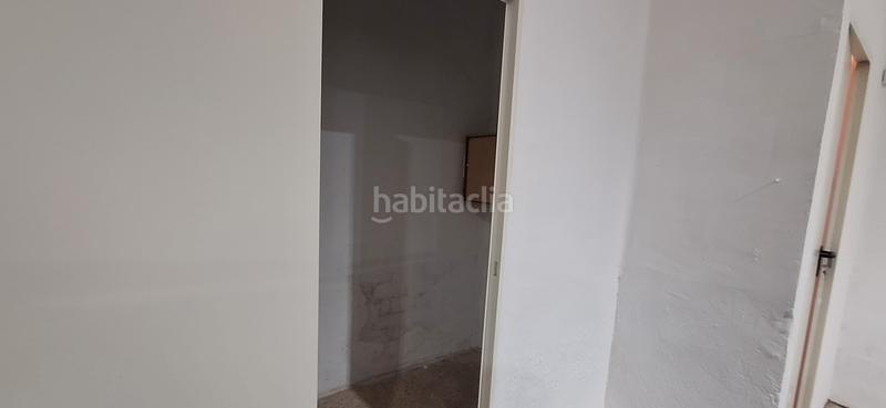 Foto fc863d01-fef0-496f-babd-cce27a3f88f4. Location local commercial dans carrer doctor fleming 16 dans Manises