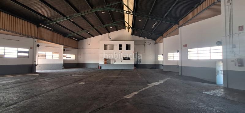 Foto 0a244c0a-e5b9-4656-ad16-319783d02dda. Rent industrial building in camino hondo rambleta 8c in Xirivella