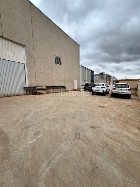 Foto c938c5da-dd23-4457-a296-f909bc6ea651. Location bâtiment à usage industriel dans carrer k 15 dans Riba - roja de Túria