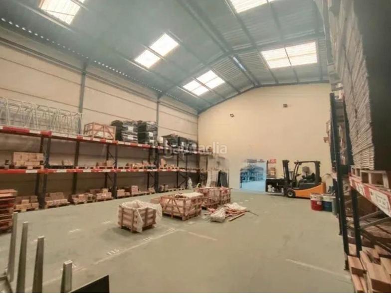 Foto 060c5154-e7b5-4fe3-9994-8b0d97f279d8. Nau industrial a carrer de moscú 10 a La Conarda Pobla de Vallbona (la)