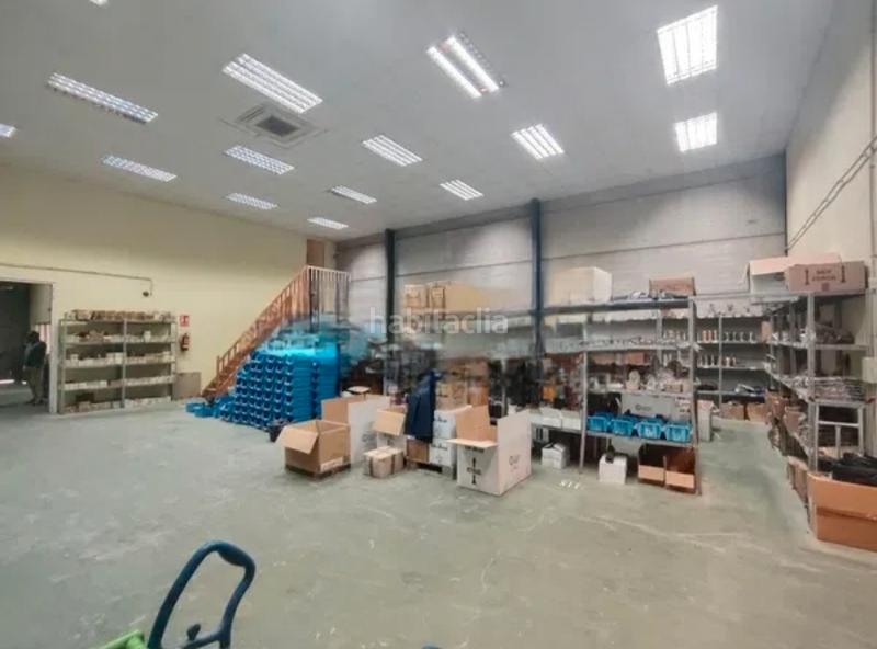 Foto 2fcdd4de-d8ad-47e2-9f25-afe929df28bf. Nau industrial a carrer de moscú 10 a La Conarda Pobla de Vallbona (la)