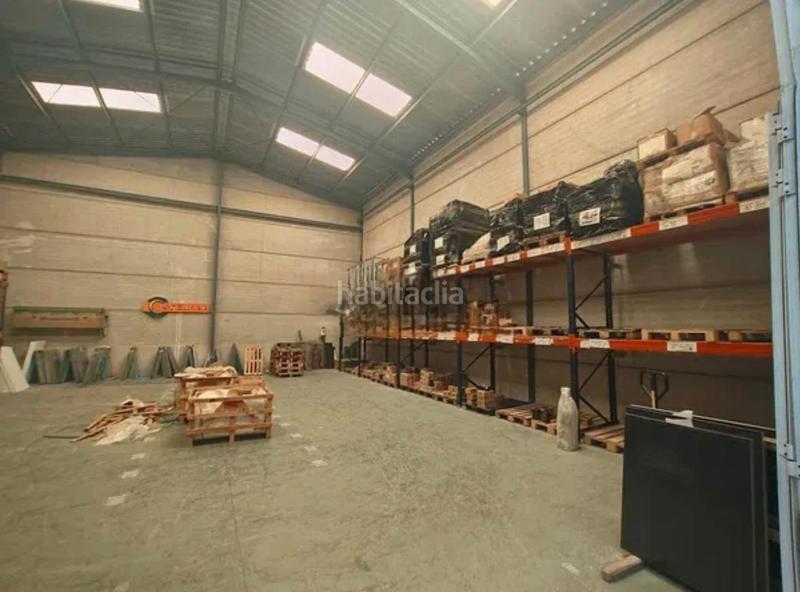 Foto 517b3a9a-5f27-4302-9c84-58ba4480d187. Nau industrial a carrer de moscú 10 a La Conarda Pobla de Vallbona (la)