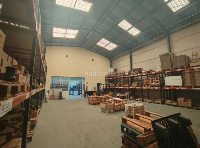 Foto b619e7f6-872e-4752-a627-f582be1967b8. Nau industrial a carrer de moscú 10 a La Conarda Pobla de Vallbona (la)