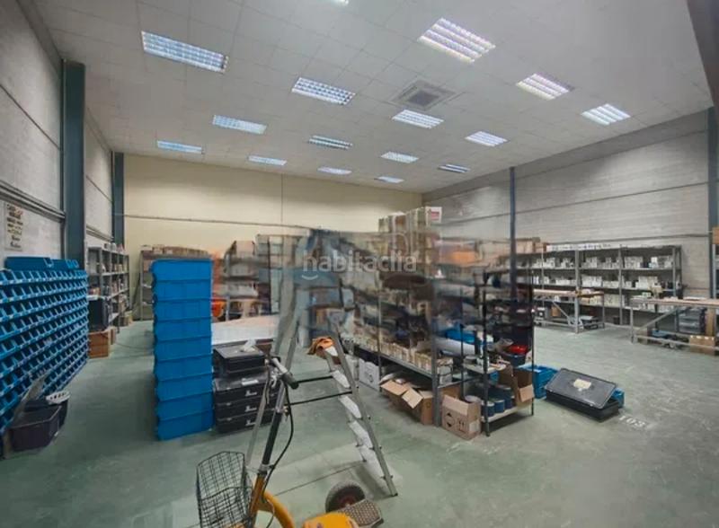 Foto bc19782c-2384-4816-86bf-d09b50d1e5ac. Nau industrial a carrer de moscú 10 a La Conarda Pobla de Vallbona (la)