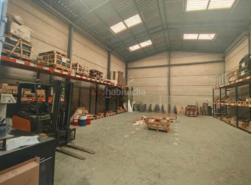 Foto d6717ce2-c294-4583-99b1-707fefa828a8. Nau industrial a carrer de moscú 10 a La Conarda Pobla de Vallbona (la)