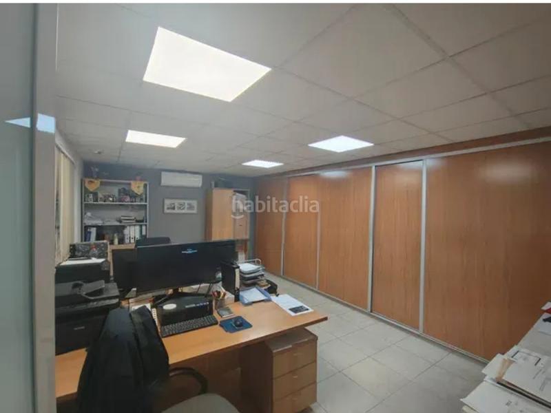 Foto d6db2872-1af6-47a7-a871-65602dc51db0. Nau industrial a carrer de moscú 10 a La Conarda Pobla de Vallbona (la)