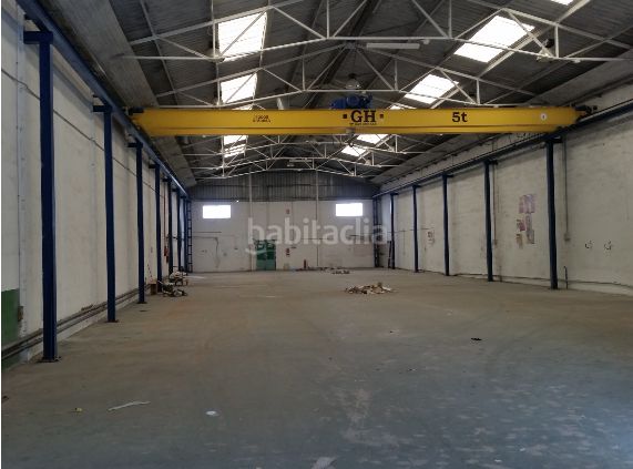 Foto cf4aef5a-3c7f-4c0f-b7ec-9c28e9be32c0. Alquiler nave industrial en carrer de la vila de bilbao 10a alq. nave pte grua plg. fte . jarro.mfj109 en Paterna
