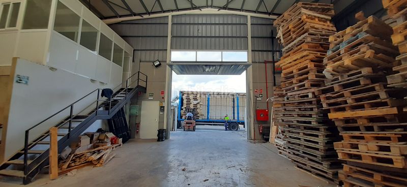 Foto 351b20bd-1751-4362-a822-a52dc965faea. Nave industrial en calle 3 12 venta nave plg.masia del conde..mlor17 en Loriguilla