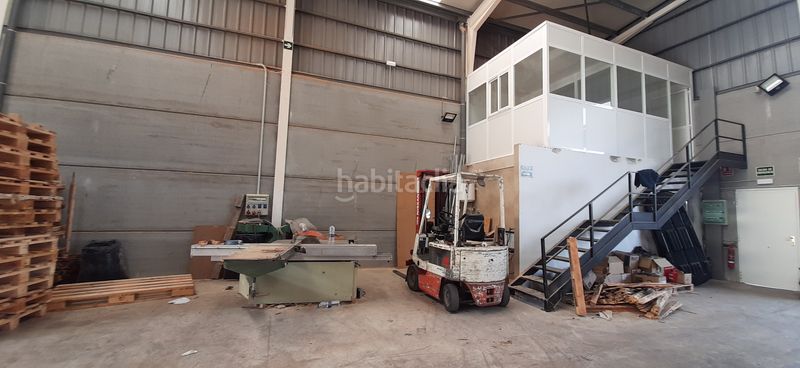 Foto 8ebcf79b-c939-42fa-9a8a-2d309b57f085. Nave industrial en calle 3 12 venta nave plg.masia del conde..mlor17 en Loriguilla