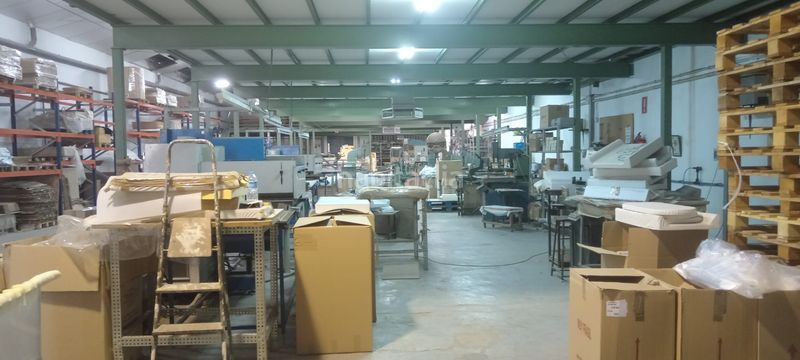 Foto 72491328-c9e0-4907-871f-aae473f6f0e5. Bâtiment à usage industriel dans carrer riu segura 25 dans Quart de Poblet