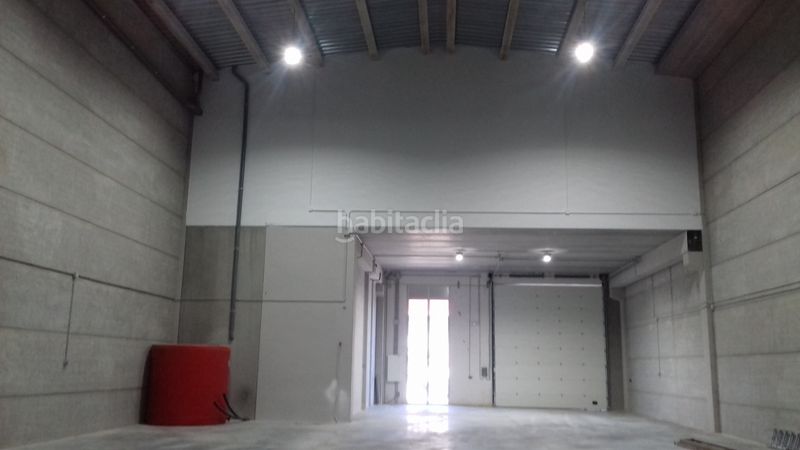 Foto a0929b26-bbb7-4792-aa4a-ec753b68f9aa. Alquiler nave industrial en carrer de l'algepser 110p alq. nave p. empre tactica..mt22 en Paterna