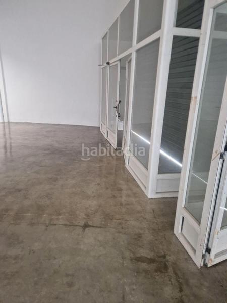 Foto b0d6d3f3-b3f4-4ef0-aa8b-5cdb59a19c2a. Affitto capannone industriale in Aldaia