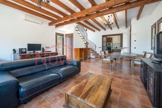 Casa aparellada a Carrer des trast 5