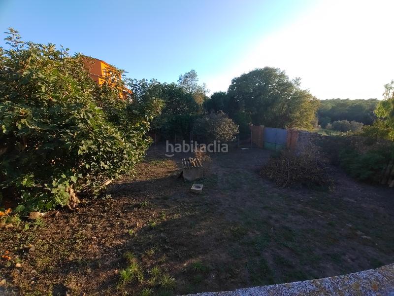 Foto fd8a000f-cdfd-46f1-95ae-b0342b64d7ab. Masía a reformar al centre del poble. en Garrigàs