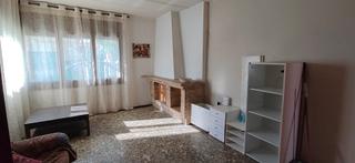 Casa a Sant Miquel de Fluvià. Casa aparellada planta baixa