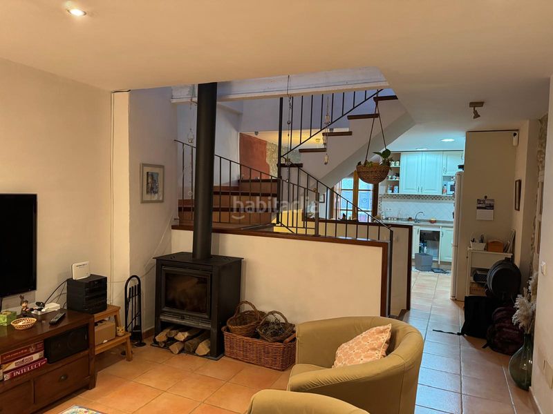 Foto 0a636621-f5a3-43ad-8e82-8bbe9c799ff5. Casa aparellada amb xemeneia calefacció a Armentera (L´)