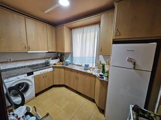 Location Appartement à San Millán - Ayuntamiento. Piso en alquiler en universidad, 3 dormitorios.