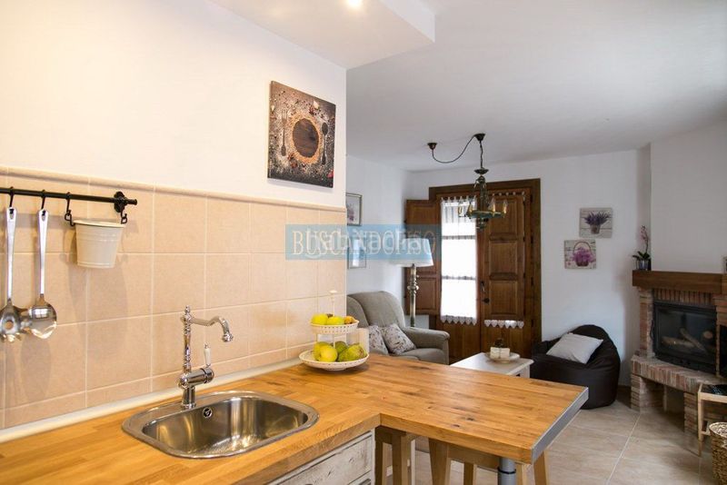 Foto b0d0cd08-1114-42a2-b89b-7978df4f40df. Apartament amb calefacció a Ajamil