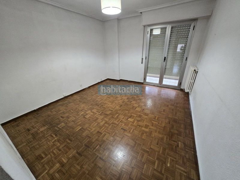 Foto 50df3af2-6a00-434f-92d1-a225805d1f2a. Pis amb calefacció a Residencia Logroño