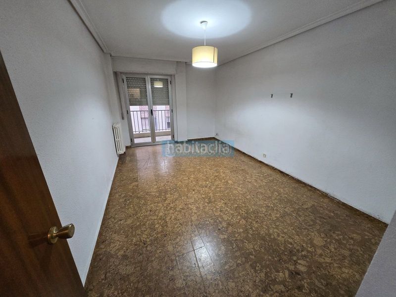 Foto 50fc986b-9fa8-4a54-b353-4db076eed87d. Pis amb calefacció a Residencia Logroño