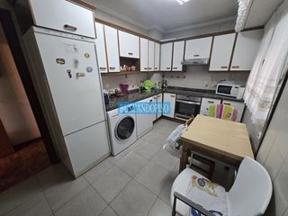 Rent Flat in Cascajos - Piqueras. Piso en alquiler en vara de rey, 3 dormitorios.