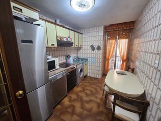 Rent Flat in Gran Via. Piso en alquiler en el espolón, 4 dormitorios.